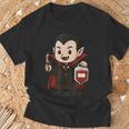 かわいい吸血鬼 Phlebotomy ジョーク 血液描画 看護師 静脈内科医 Tシャツ 高齢者への贈り物