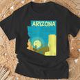 アリゾナ州の地図、モダンな抽象的なアリゾナ砂漠、サボテン Tシャツ 高齢者への贈り物