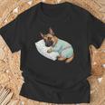パジャマで寝ているかわいいベルギーのマリノア犬就寝アート 長袖tシャツ Tシャツ 高齢者への贈り物