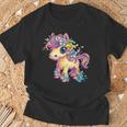 レインボーフラワーマジックのかわいいポニー。 Tシャツ 高齢者への贈り物