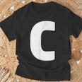 文字c 大文字 アルファベット モノグラム イニシャル Tシャツ 高齢者への贈り物
