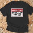 警告サイン Brutally Honest Unapologeically 面白いサイン Tシャツ 高齢者への贈り物