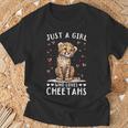 面白いチーターアニマル。チーターが大好きな女の子だけ。 Tシャツ 高齢者への贈り物