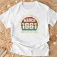 1961年3月の誕生日記念限定版ヴィンテージ65歳。 Tシャツ 高齢者への贈り物