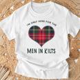 I'm Only Here For The In Kilts タータンチェック ハート Tシャツ 高齢者への贈り物