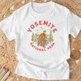 Yosemite National Park Ranger Bigfoot 80Sasquatch Tシャツ 高齢者への贈り物