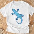 トライバル バティック パターン ヤモリトカゲ デニムブルーtシャツ Tシャツ 高齢者への贈り物