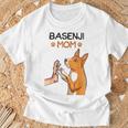 バセンジーママ犬愛好家 Tシャツ 高齢者への贈り物