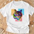ペイントされた猫の顔 カラフル レインボー アートデザイン ギフトに最適 Tシャツ 高齢者への贈り物