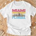 マイアミ フロリダ州 都市景観 お土産 モダン マイアミスカイライン Tシャツ 高齢者への贈り物