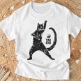太極拳の練習をしている陽気な猫 陰陽 長袖tシャツ Tシャツ 高齢者への贈り物