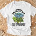 平らな地球協会 面白い陰謀論 亀の象 長袖tシャツ Tシャツ 高齢者への贈り物