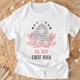 蓮の花 ハタ ヴィンヤサ アクロ ヨガ スピリチュアル デコレーション 月 Tシャツ 高齢者への贈り物